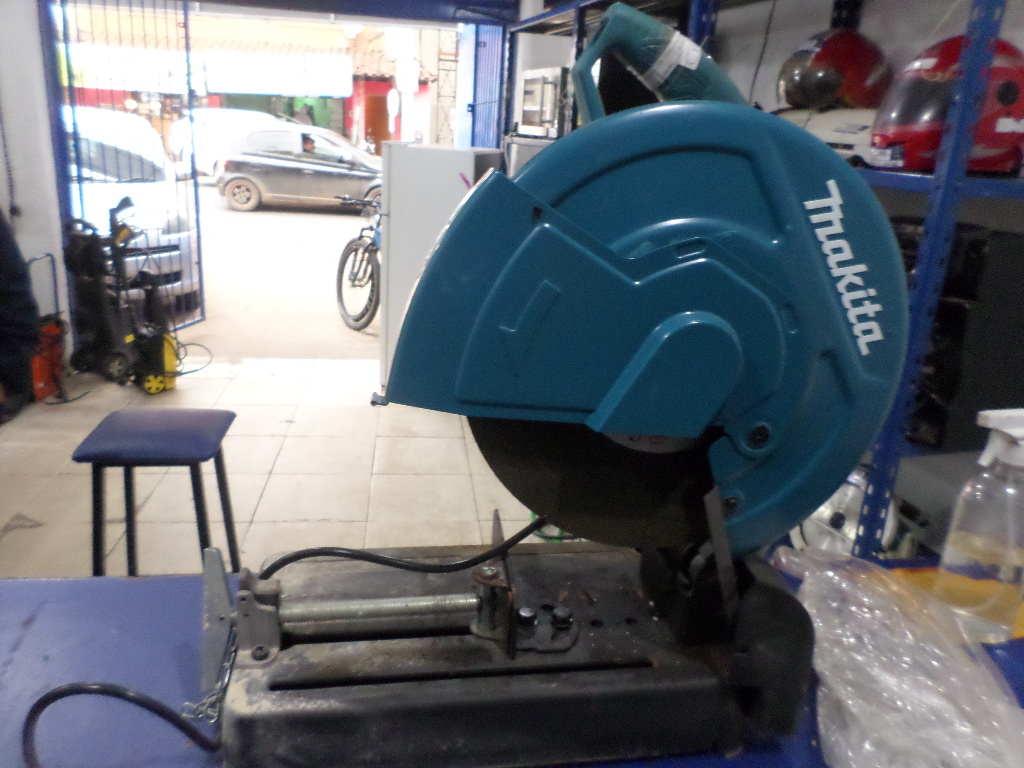 Policorte Marca Makita Modelo Lw1401 Usado En Buen Estado Acc Con Disco Protector